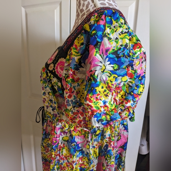 JOHNNY WAS 100% Silk Floral Babydoll Tunic with Embroidery Size M - Picture 7 of 8
